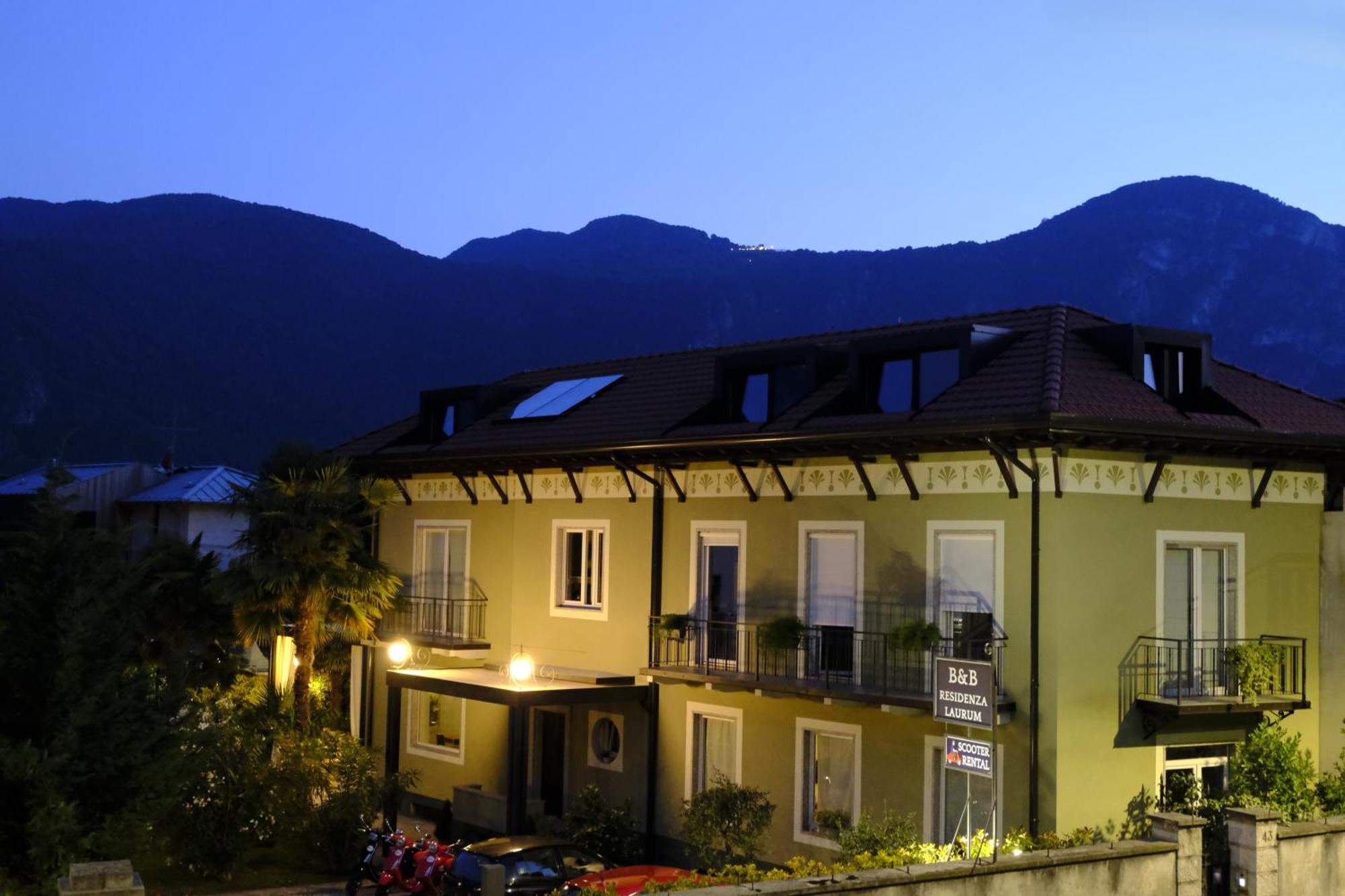 Residenza Laurum Mandello del Lario Exterior foto